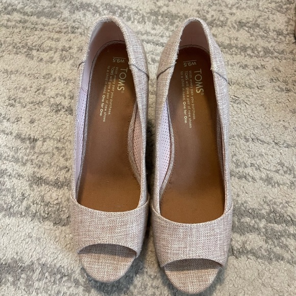 Toms Shoes - NWOT Toms Wedges